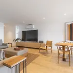 Oceanfront Lux Sleeps 9 Cascais