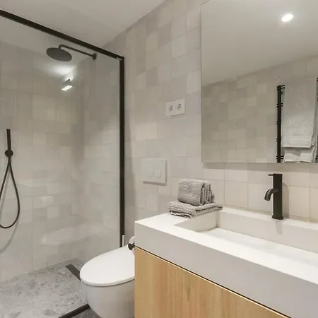 Oceanfront Lux Sleeps 9 * Кашкайш