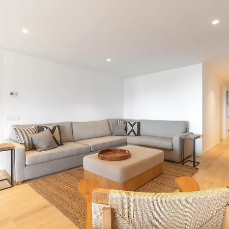 Oceanfront Lux Sleeps 9