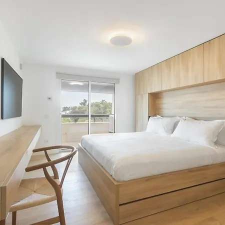 Oceanfront Lux Sleeps 9 * Кашкайш