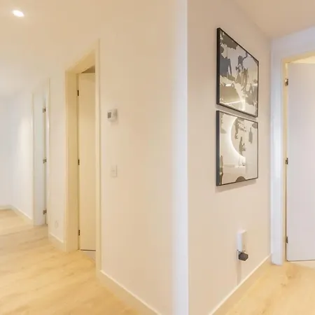 Oceanfront Lux Sleeps 9 Апартаменты *