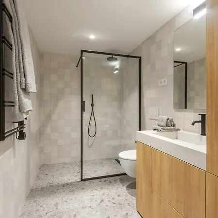 Апартаменты Oceanfront Lux Sleeps 9 Кашкайш