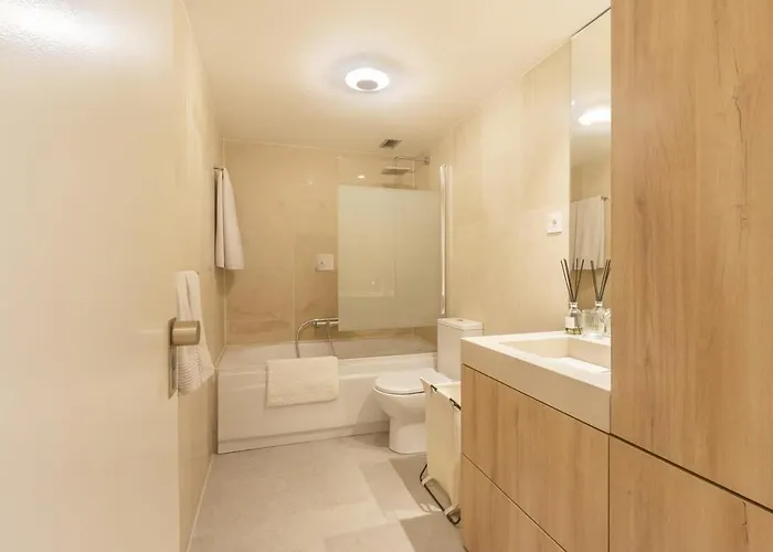 Oceanfront Lux Sleeps 9