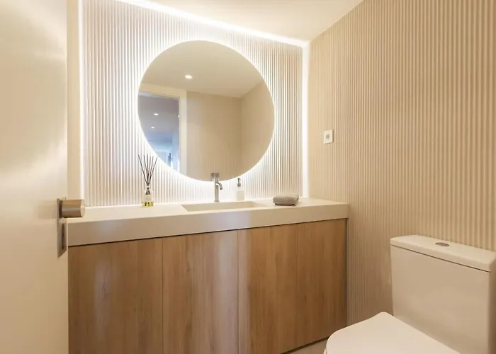 Oceanfront Lux Sleeps 9 * Cascais