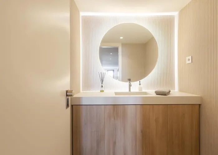 Oceanfront Lux Sleeps 9