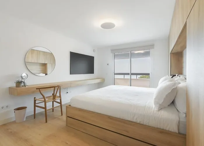 Oceanfront Lux Sleeps 9