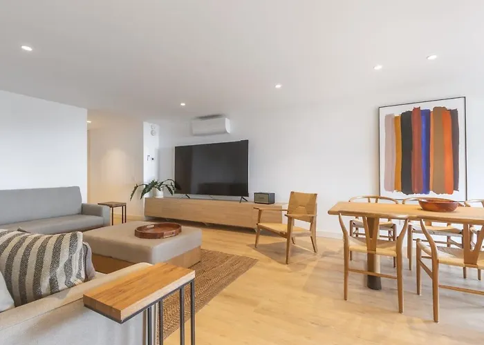 Oceanfront Lux Sleeps 9 Cascais