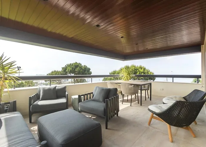 Oceanfront Lux Sleeps 9