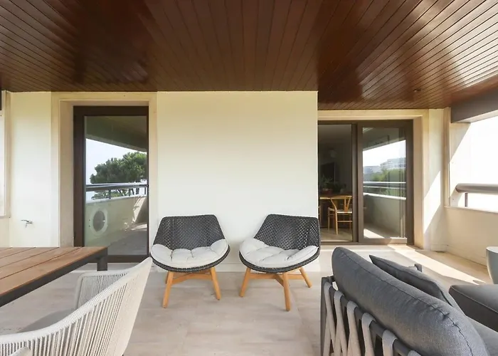 Oceanfront Lux Sleeps 9 Daire