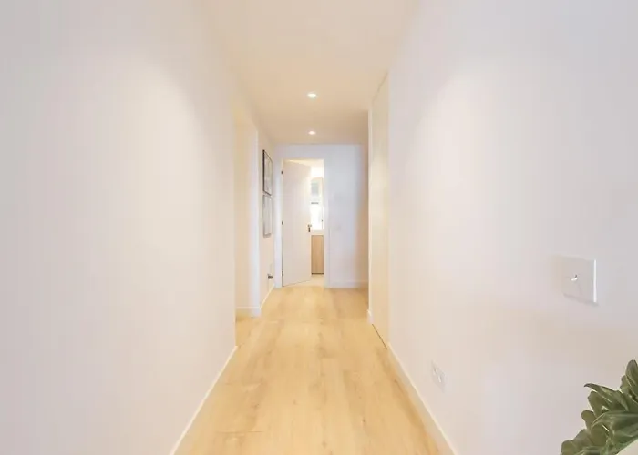 Oceanfront Lux Sleeps 9 * Cascais