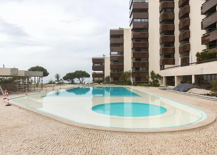 Oceanfront Lux Sleeps 9