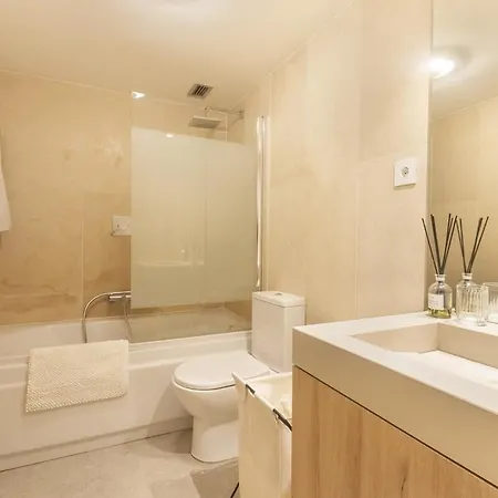 Oceanfront Lux Sleeps 9