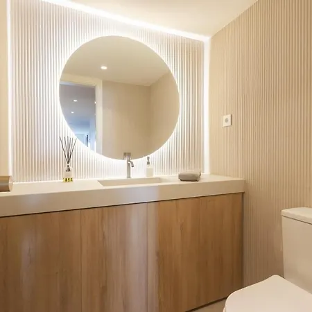 Oceanfront Lux Sleeps 9 * קסקאיס