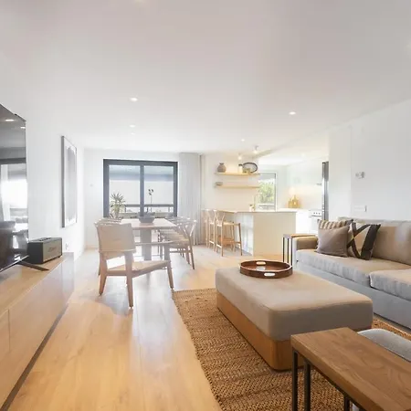 Oceanfront Lux Sleeps 9