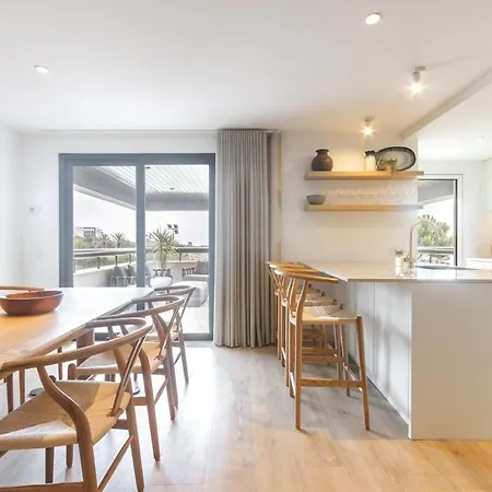 Oceanfront Lux Sleeps 9 קסקאיס